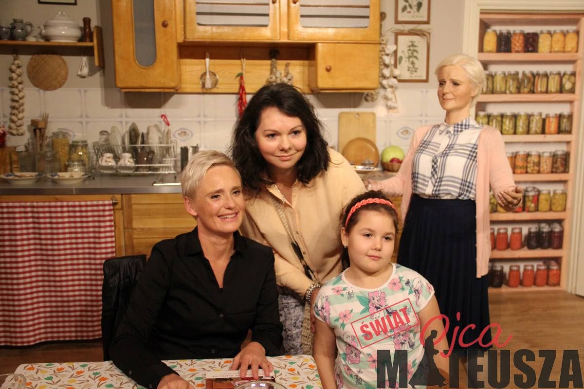 Kinga Preis na wystawie Świat Ojca Mateusza